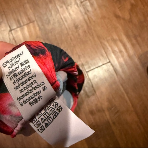 Medium Victoria’s Secret VS Floral Black and Red Women's Shorts - Picture 4 of 9